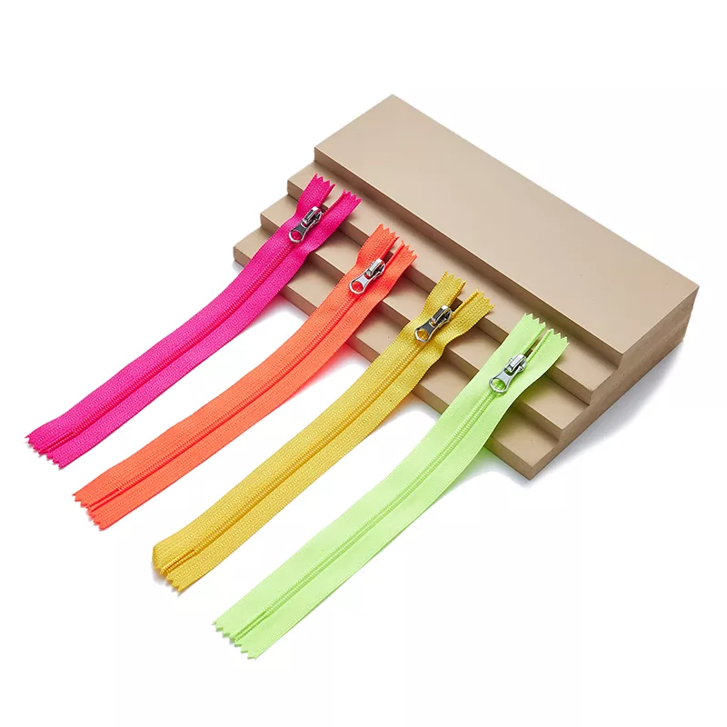 Könnyű nylon cipzár